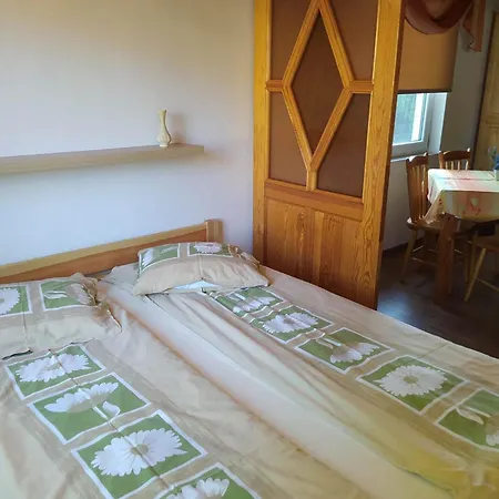 Holiday home Pod Kasztanem