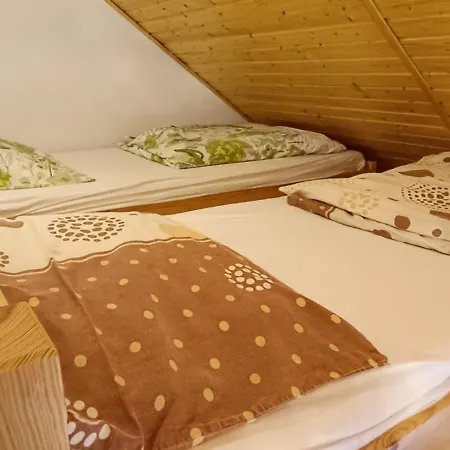 Pod Kasztanem Dąbki